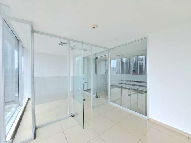 ALQUILER OFICINA PANORAMICA OBARRIO SORTIS 5 DIVISIONES 3 ESTACIONAMIENTOS 115M2 VV  - Imagen 2