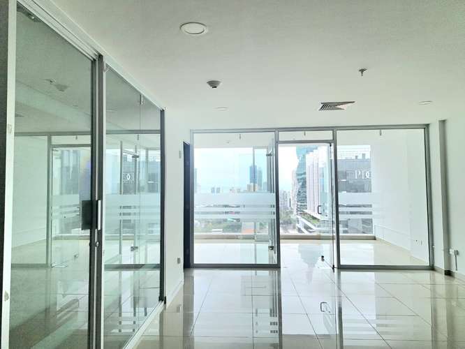 ALQUILER OFICINA PANORAMICA OBARRIO SORTIS 5 DIVISIONES 3 ESTACIONAMIENTOS 115M2 VV 