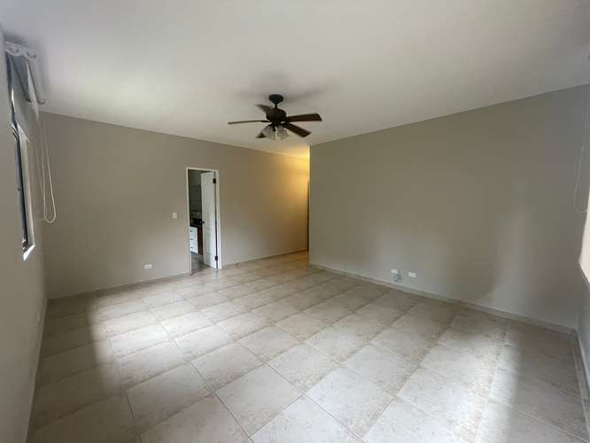 VENTA CASA CON AMPLIO PATIO EN CLAYTON - Imagen 12