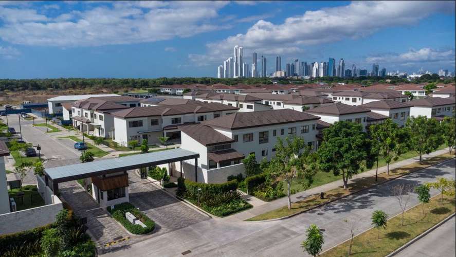 Casas en venta en Santa María, Panamá-Lujo, privacidad y naturaleza  LH