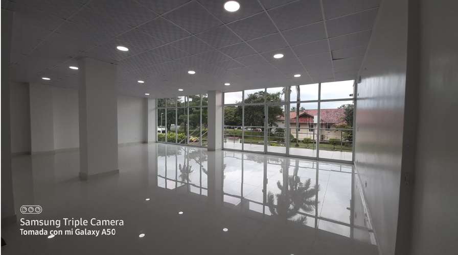 ¡SE VENDE LOCAL COMERCIAL EN ALBROOK! - Imagen 3
