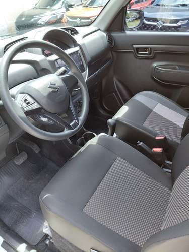 2025 Suzuki S-Presso - 5887 km - Impecable - Imagen 9