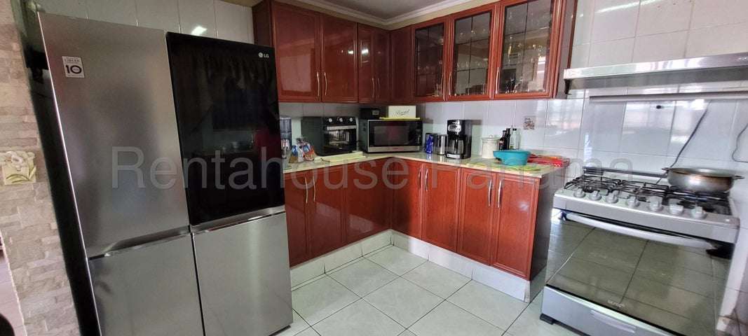 Venta de casa en Limajo, Altos de Panamá IH25-9377 - Imagen 7