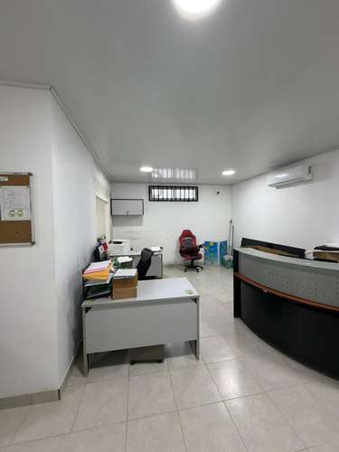 Se Vende Local Comercial con Área de Producción – Las Mañanitas - Imagen 8