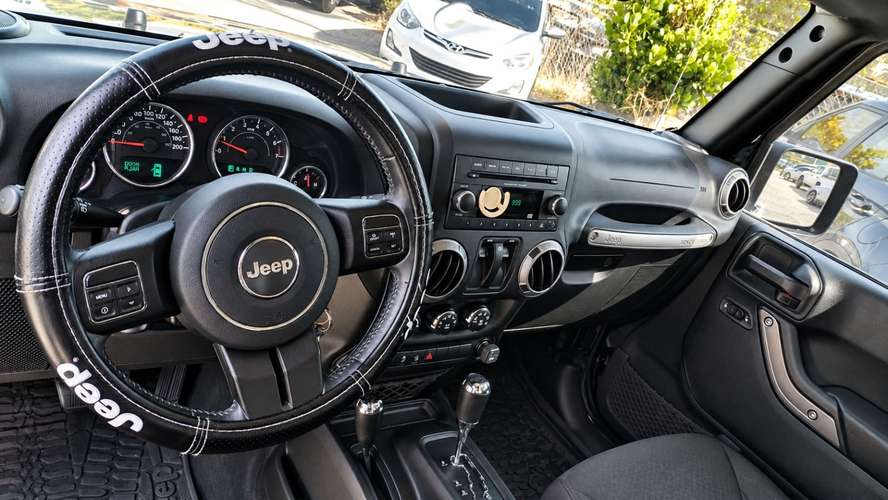 JEEP WRANGLER SPORT 4X4 2018 | SOLO 31,852 KM | $19,900 - Imagen 4