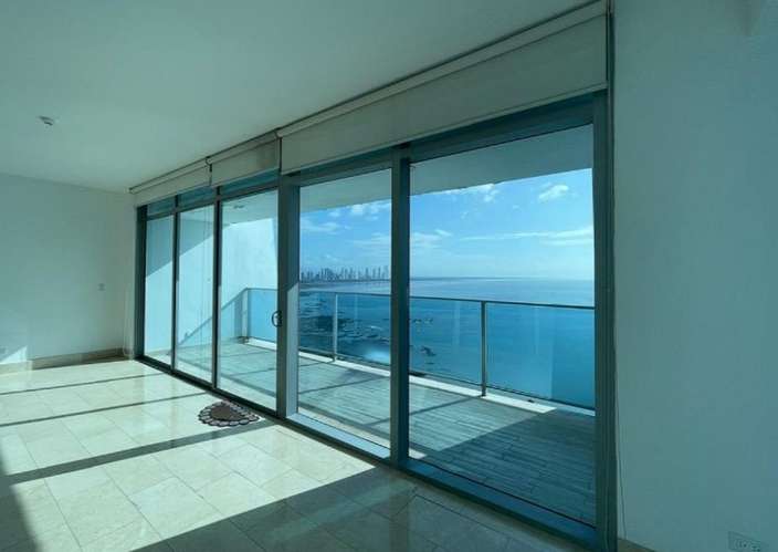 Alquiler Apartamento Grand Tower Balcón Vista al mar 291m2