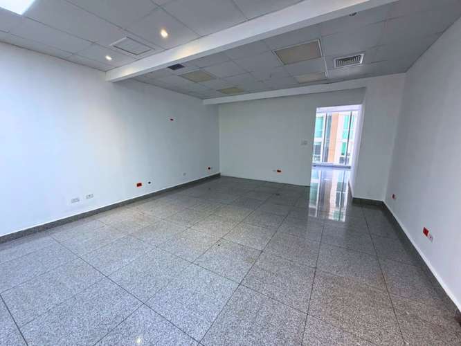 VENTA DE OFICINA EN TORRE SFC, OBARRIO (8) - Imagen 3