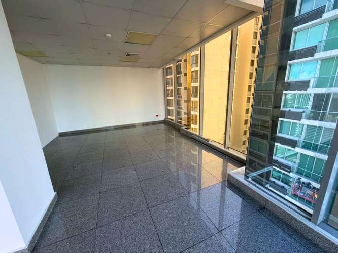 VENTA DE OFICINA EN TORRE SFC, OBARRIO (8) - Imagen 2