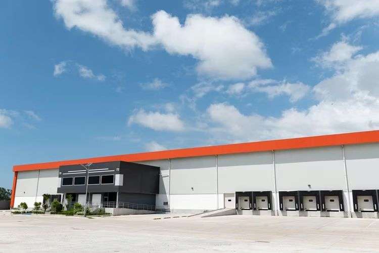 Venta o Alquiler de Bodegas en Zona Franca - Imagen 15