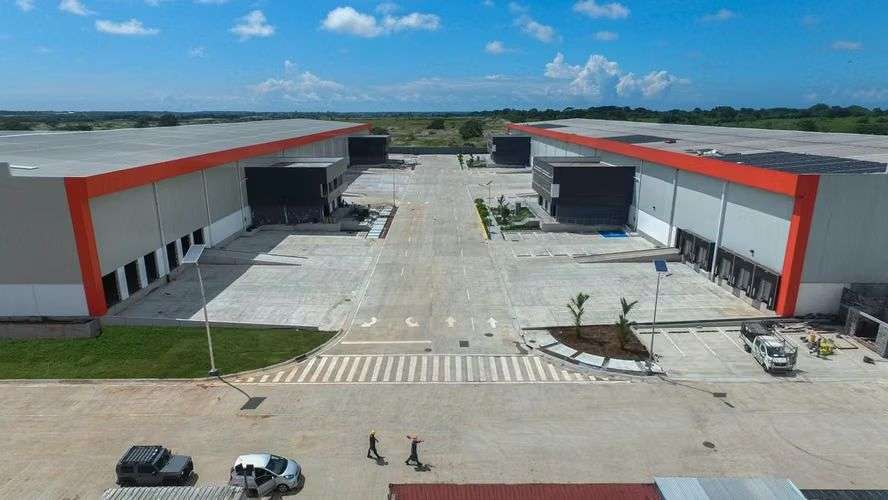 Venta o Alquiler de Bodegas en Zona Franca - Imagen 2