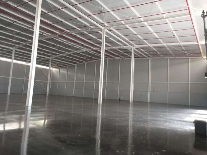 Venta o Alquiler de Bodegas en Zona Franca - Imagen 11