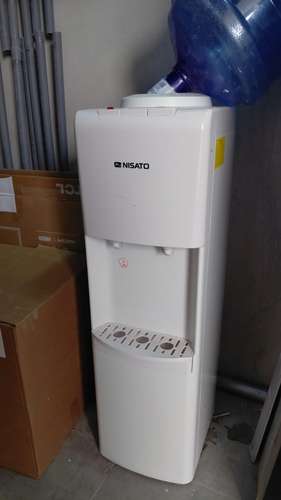 Dispensador de agua NISATO