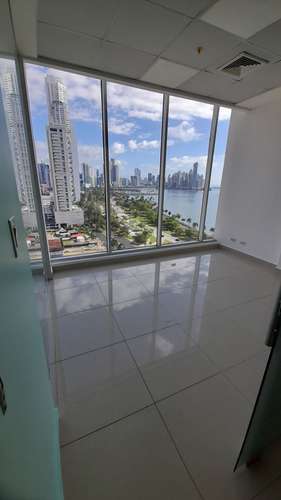 Balboa Office Center. Oficina 90mts 1b 1est $1100.00 - Imagen 2