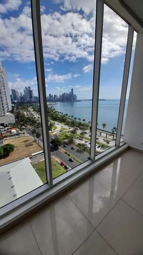 Balboa Office Center. Oficina 90mts 1b 1est $1100.00 - Imagen 6