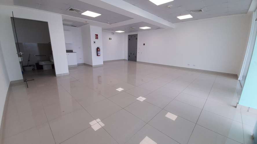 Balboa Office Center. Oficina 90mts 1b 1est $1100.00 - Imagen 3