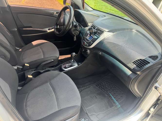 Hyundai Accent 2013 Automático – Excelente Estado – 108,000 km - Imagen 5