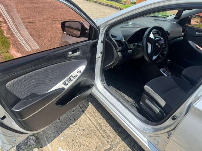 Hyundai Accent 2013 Automático – Excelente Estado – 108,000 km - Imagen 8