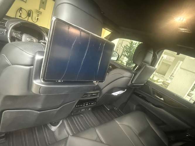 Se vende Lexus LX609 comprado agencia de Ricardo Perez - Imagen 7