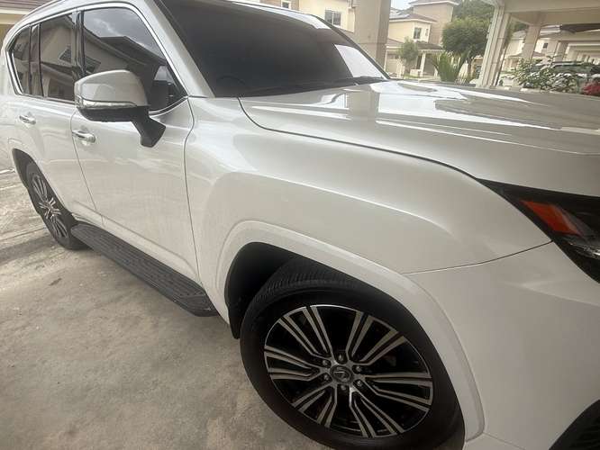 Se vende Lexus LX609 comprado agencia de Ricardo Perez - Imagen 3