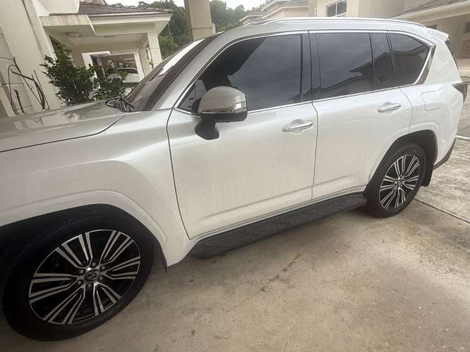 Se vende Lexus LX609 comprado agencia de Ricardo Perez - Imagen 4
