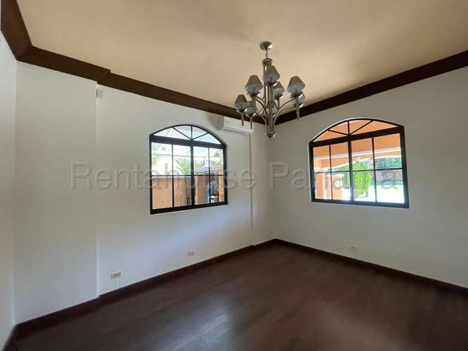 Alquiler de Casa con espectacular Piscina en Clayton 26*8985Mfk - Imagen 11