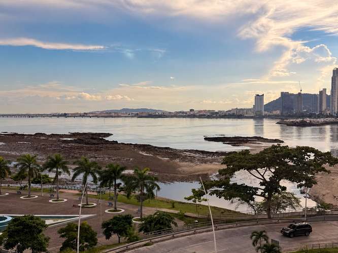 ALQUILER EN AVENIDA BALBOA | AMOBLADO Y REMODELADO CON VISTA AL MAR. (OR) - Imagen 9