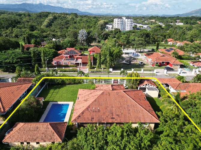 Alquiler de casa en Club Ecuestre, Coronado, 1,200 m² de terreno - Imagen 2