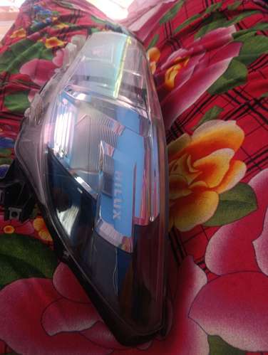Lámpara Delantera Izquierda Toyota Hilux