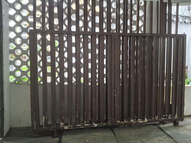 puerta corredisa ideal para fabrica o finca  muy pesada