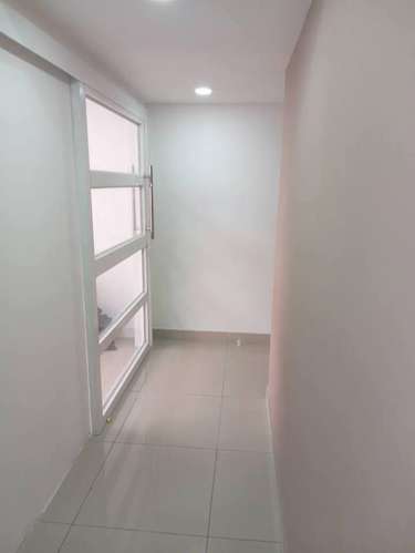 SE ALQUILAN VARIAS OFICINAS INDEPENDIENTES DESSE $200 HASTA $450