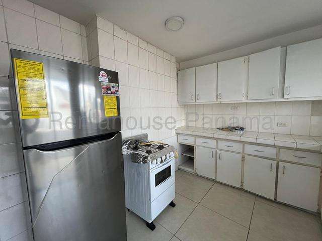 Amplio apartamento de 4 recámaras en Calle 50, San Francisco, con balcón y cerca del tráfico - Imagen 4