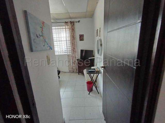 Venta de Casa en la Fontana, Nuevo Reparto Panama 26LGG6406 - Imagen 10