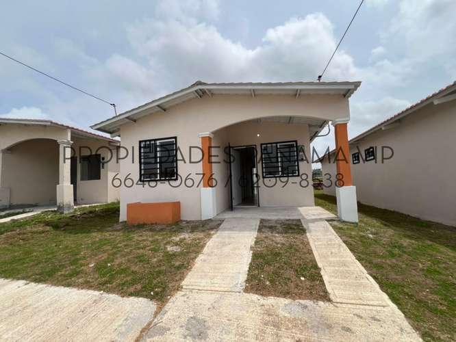 CASA para ALQUILER para ESTRENAR en La Chorrera, La Herradura, Altos de Las Praderas