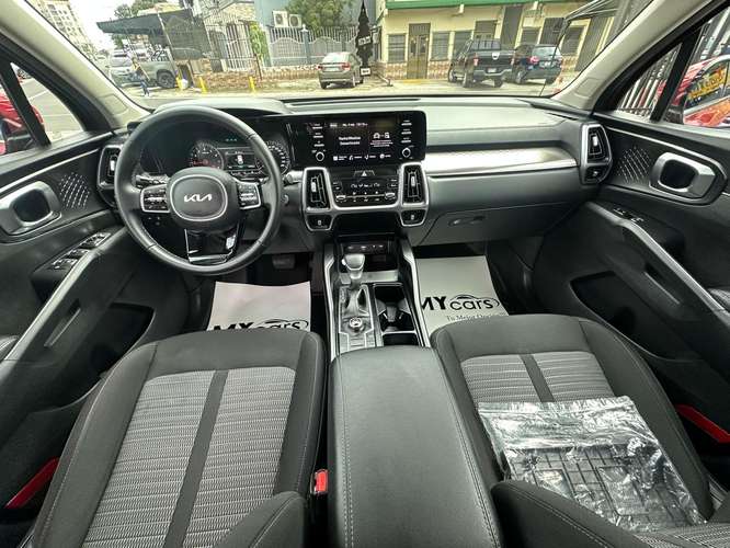 Kia Sorento 2023 | 7 Pasajeros | 21,000 km | Garantía y Mantenimiento de Agencia - Imagen 7