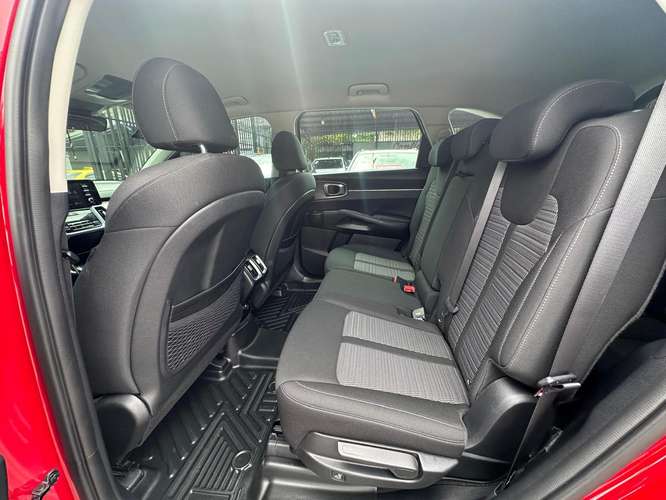 Kia Sorento 2023 | 7 Pasajeros | 21,000 km | Garantía y Mantenimiento de Agencia - Imagen 17