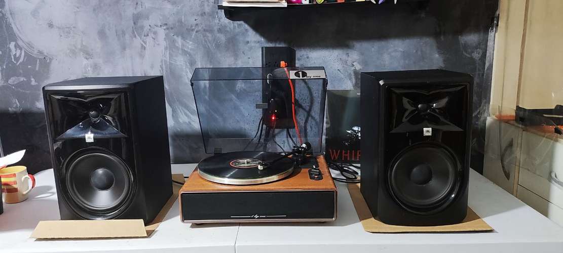 Bocinas y tocadiscos - Imagen 1