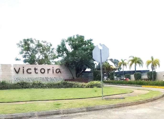 Se Vende Amplia Casa Familiar en PH Victoria, Brisas del Golf – Espacio y Comodidad en Comunidad con Áreas Sociales - Imagen 2