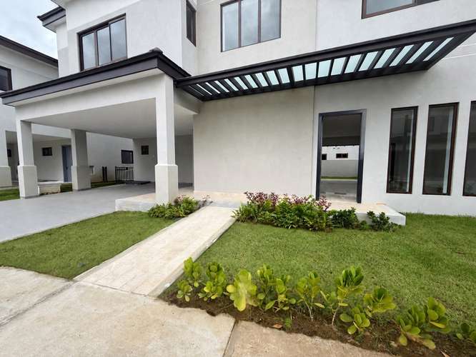 Vendo Casa en The Woods de 4 dormitorios en Santa María