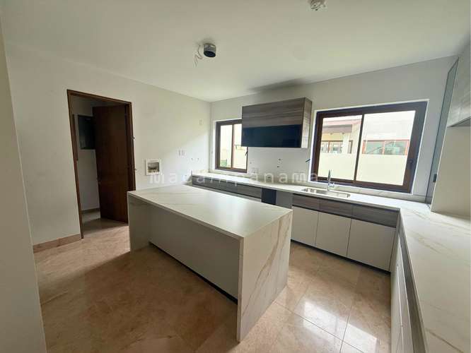 Vendo Casa en The Woods de 4 dormitorios en Santa María - Imagen 5