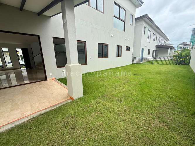 Vendo Casa en The Woods de 4 dormitorios en Santa María - Imagen 4