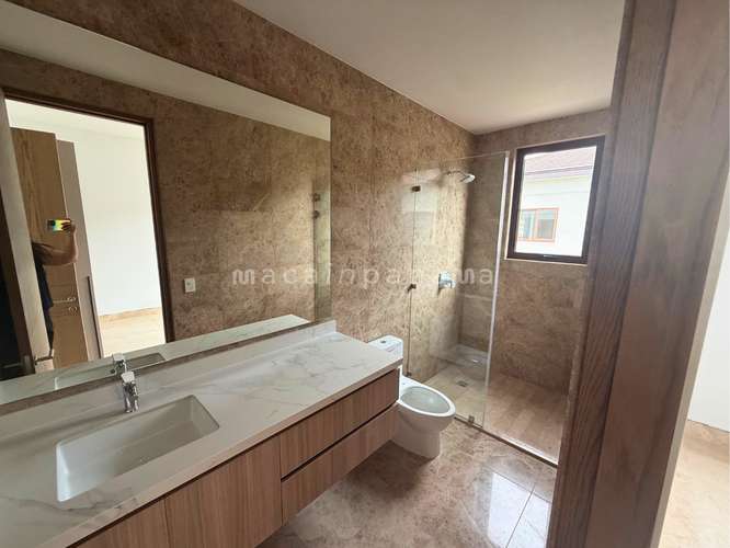 Vendo Casa en The Woods de 4 dormitorios en Santa María - Imagen 8