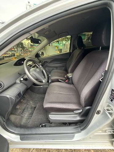 TOYOTA YARIS 2013 MANUAL - Imagen 4