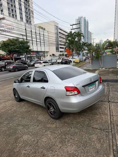 TOYOTA YARIS 2013 MANUAL - Imagen 3