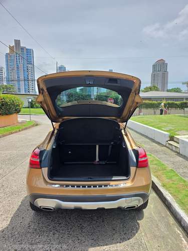 Mercedez Benz GLA 200 SPORT 2018 Automatico Buenas Condiciones 1 SOLO DUEÑO PRECIO 10,500 NEGOCIABLE