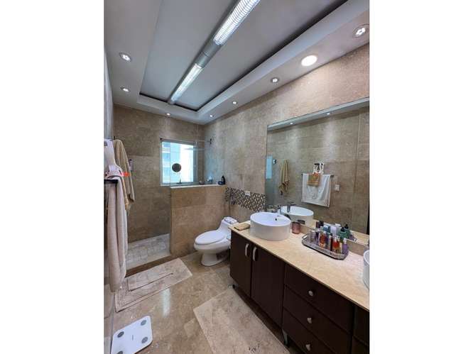 Alquilo apartamento amoblado en Q Tower - Imagen 16