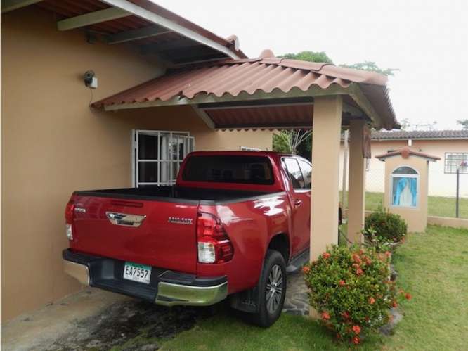 ALQUILO  CASA LAS GUIAS OCCIDENTE FRENTE ENTRADA SEA CLIFF