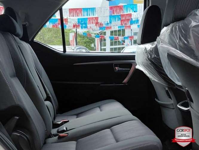 Toyota Fortuner SRV 2024 Automática EJ3536 - Imagen 11