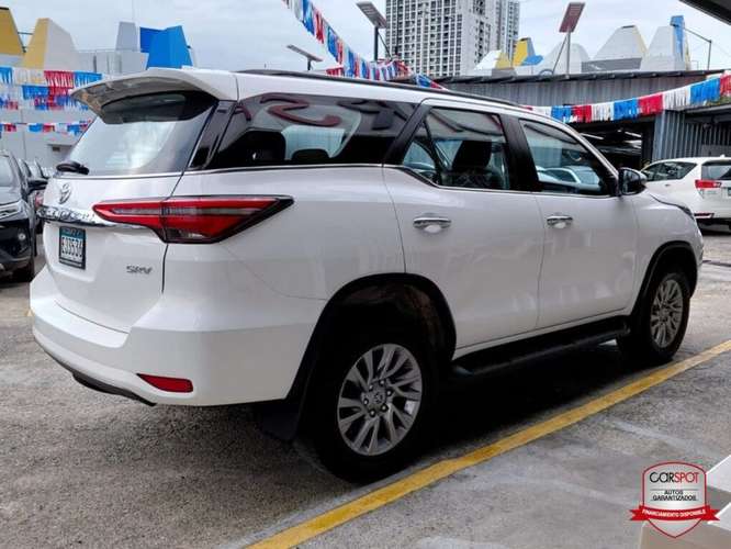 Toyota Fortuner SRV 2024 Automática EJ3536 - Imagen 4