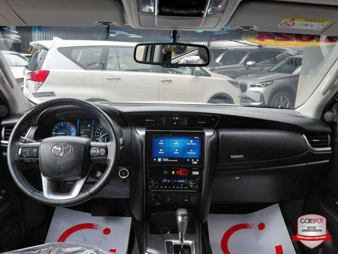Toyota Fortuner SRV 2024 Automática EJ3536 - Imagen 8