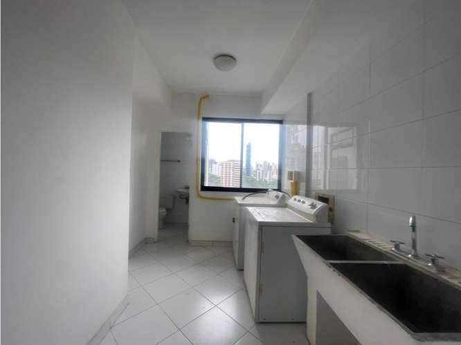 ALQUILO APARTAMENTO AVENIDA BALBOA MIRAMAR - Imagen 4